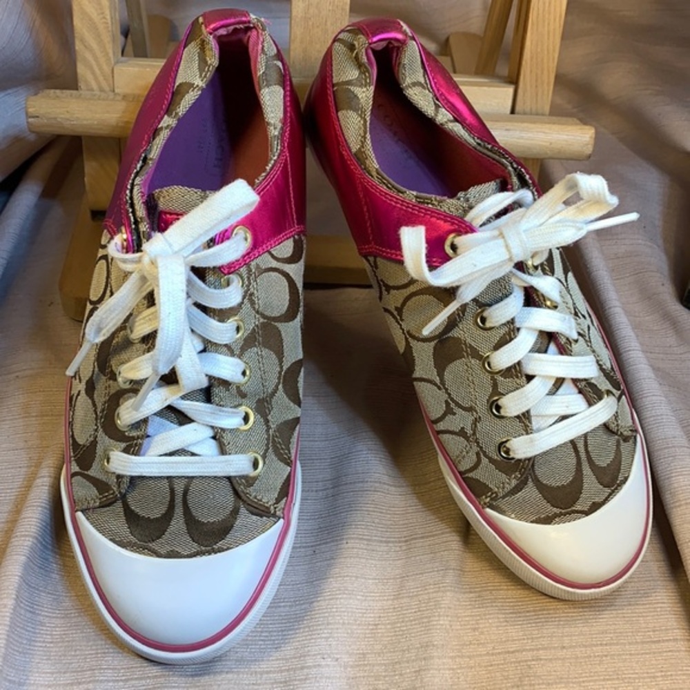Coach logo sneakers almost NEW, EC, preloved